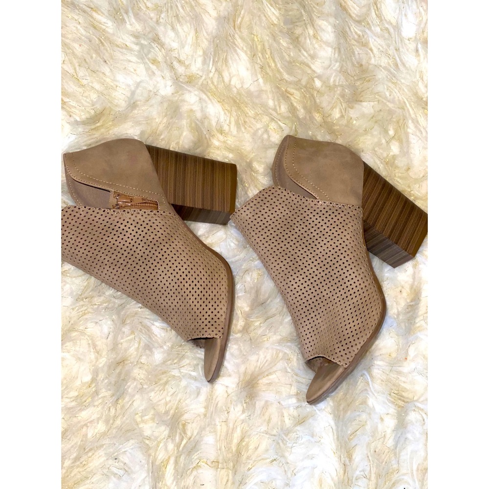Tan heels